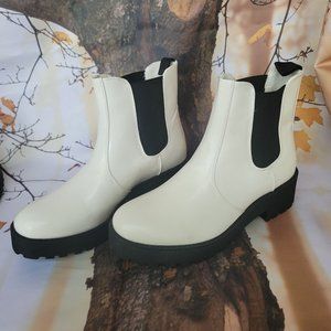 Dirty Laundry White Ankle Boots